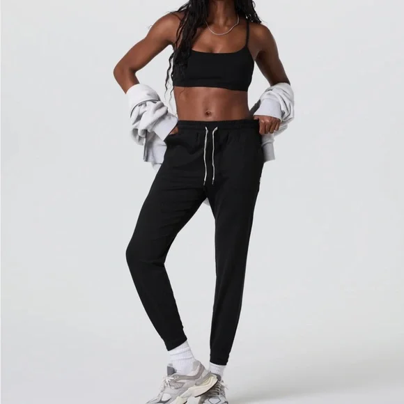 Vuori Joggers - Picture 3 of 5